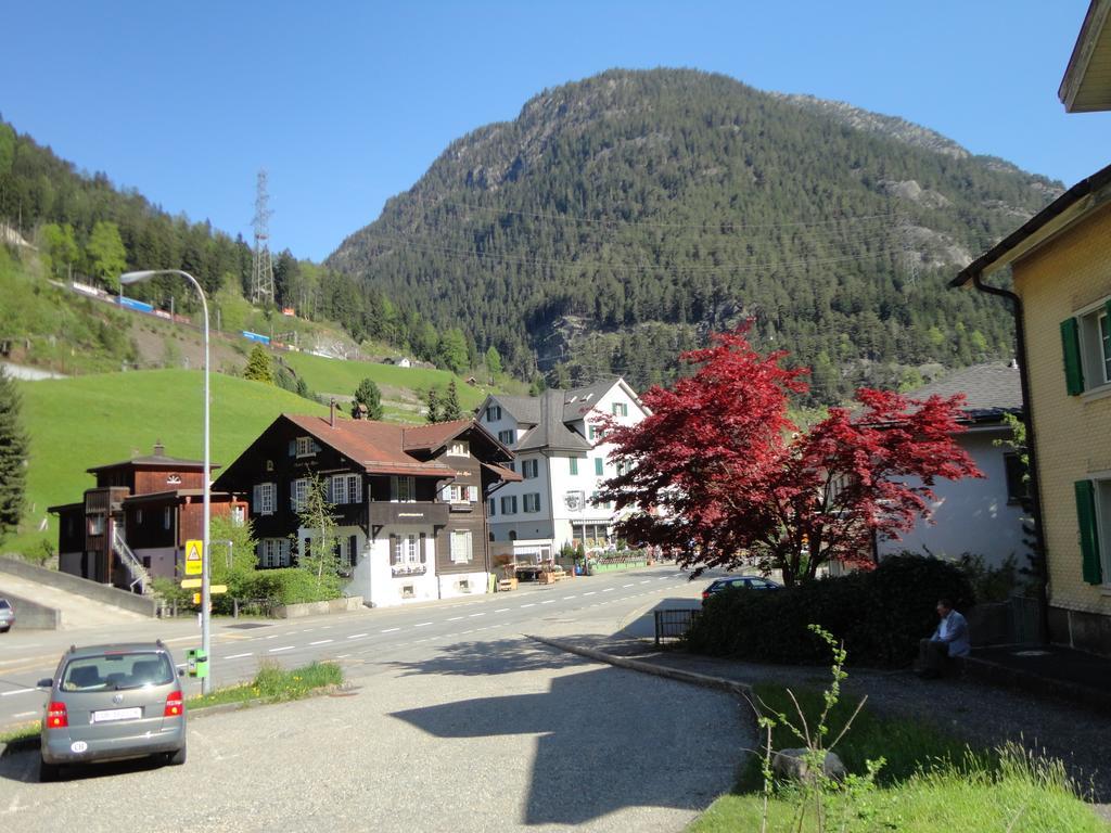 Хостел Gotthard Backpacker Вассен Екстер'єр фото