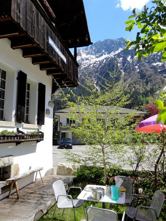 Хостел Gotthard Backpacker Вассен Екстер'єр фото